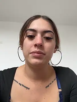 Snapshot of KarolineAndJake chatting on 20, 9, 2025 KarolineAndJake online show from 20, 9, 2025