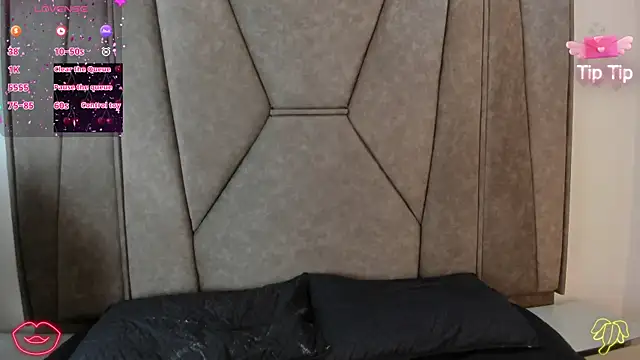 Isabela Colins online show from 29, 9, 2025