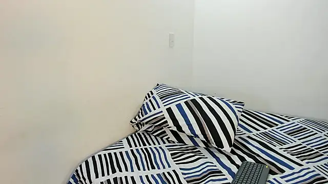 Snapshot of CristinaPiccone chatting on 1, 11, 2025 CristinaPiccone online show from 1, 11, 2025