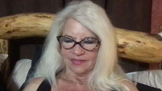 Snapshot of SubMissOlivia chatting on 15, 1, 2026 SubMissOlivia online show from 15, 1, 2026