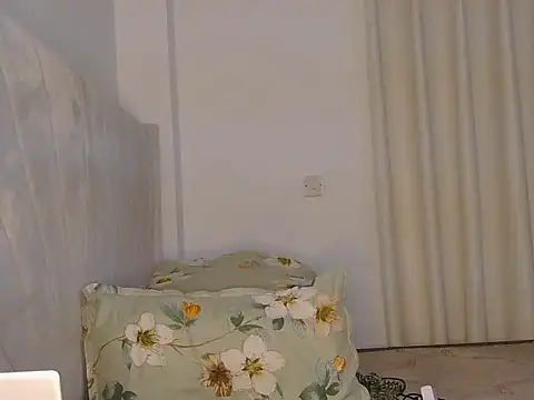 Snapshot of TinaFavourite chatting on 1, 11, 2025 TinaFavourite online show from 1, 11, 2025