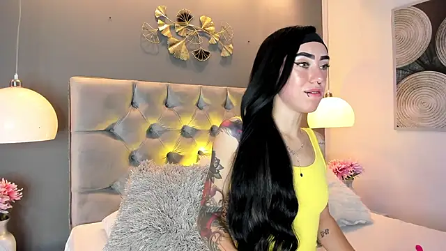 Snapshot of athziry_g chatting on 6, 11, 2025 athziry g online show from 6, 11, 2025