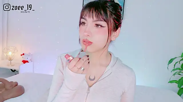 cuteezoe online show from 17, 4, 2026