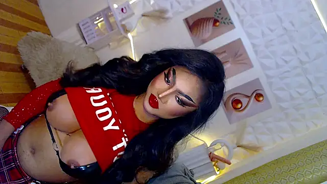 Snapshot of Lilly-lou chatting on 2, 5, 2026 Lilly-lou online show from 2, 5, 2026