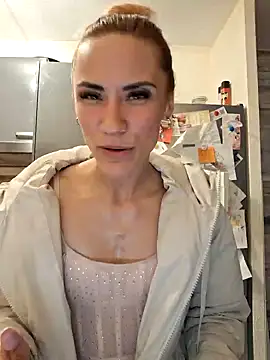 Snapshot of SlimBellaa chatting on 21, 9, 2025 SlimBellaa online show from 21, 9, 2025