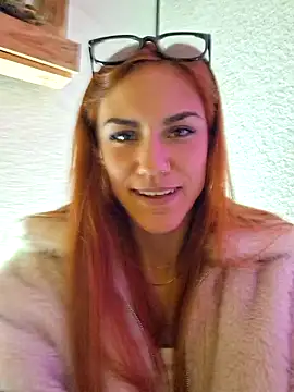 Snapshot of SlimBellaa chatting on 22, 10, 2025 SlimBellaa online show from 22, 10, 2025