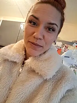 Snapshot of SlimBellaa chatting on 31, 10, 2025 SlimBellaa online show from 31, 10, 2025