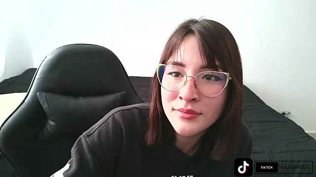 Yulienneg online show from 6, 10, 2025