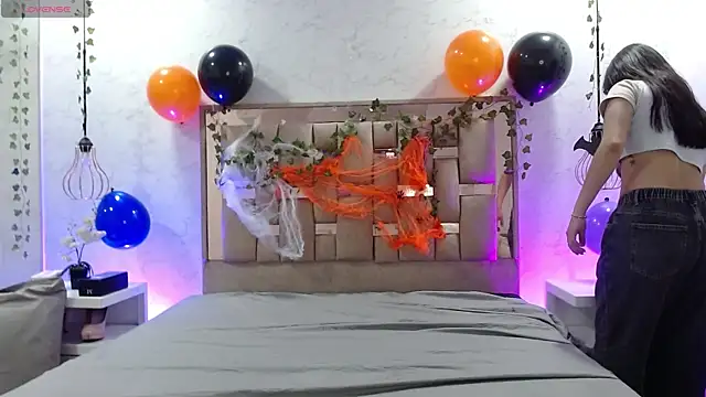 Snapshot of ScarlettRox chatting on 25, 10, 2025 ScarlettRox online show from 25, 10, 2025