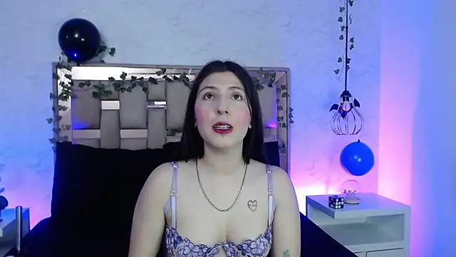 Snapshot of ScarlettRox chatting on 12, 11, 2025 ScarlettRox online show from 12, 11, 2025