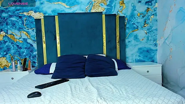 TaylerWhite online show from 24, 11, 2025