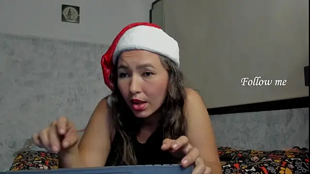Snapshot of marly_charm_ chatting on 18, 12, 2025 marly charm online show from 18, 12, 2025