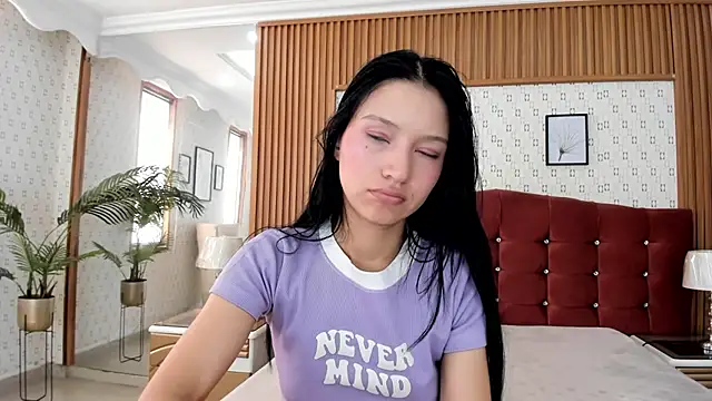 Snapshot of Sophie_Calloway chatting on 18, 4, 2026 Sophie Calloway online show from 18, 4, 2026