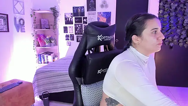 Snapshot of Lana_Herondale chatting on 27, 11, 2025 Lana Herondale online show from 27, 11, 2025