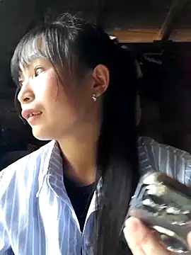 Snapshot of Sunyinn chatting on 6, 10, 2025 Sunyinn online show from 6, 10, 2025