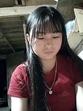 Snapshot of Sunyinn chatting on 8, 10, 2025 Sunyinn online show from 8, 10, 2025