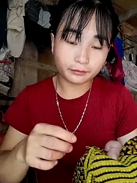 Snapshot of Sunyinn chatting on 28, 10, 2025 Sunyinn online show from 28, 10, 2025