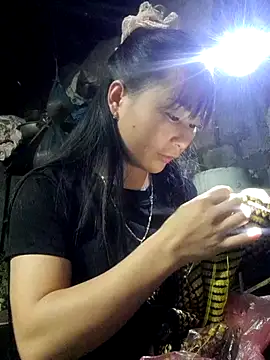 Snapshot of Sunyinn chatting on 3, 11, 2025 Sunyinn online show from 3, 11, 2025