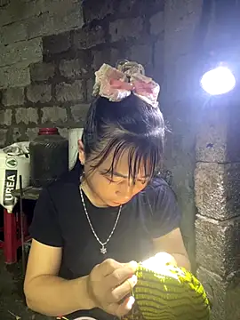 Snapshot of Sunyinn chatting on 8, 11, 2025 Sunyinn online show from 8, 11, 2025