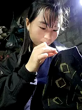 Snapshot of Sunyinn chatting on 18, 11, 2025 Sunyinn online show from 18, 11, 2025