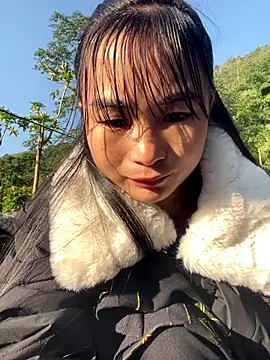 Snapshot of Sunyinn chatting on 23, 11, 2025 Sunyinn online show from 23, 11, 2025