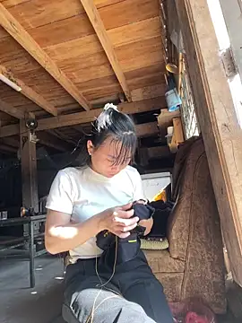 Snapshot of Sunyinn chatting on 25, 11, 2025 Sunyinn online show from 25, 11, 2025