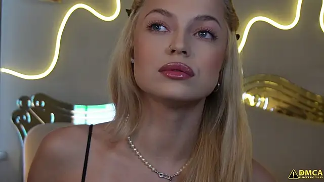 Snapshot of kellypeachcake chatting on 23, 9, 2025 kellypeachcake online show from 23, 9, 2025