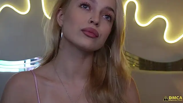 Snapshot of kellypeachcake chatting on 1, 10, 2025 kellypeachcake online show from 1, 10, 2025