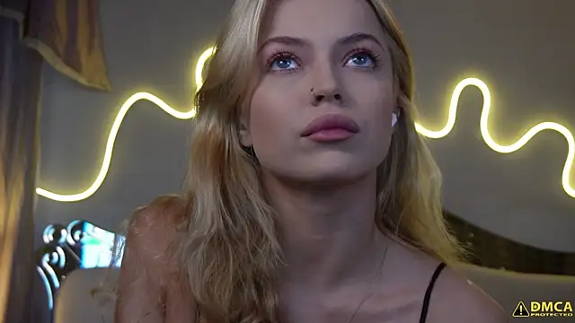 kellypeachcake online show from 28, 10, 2025