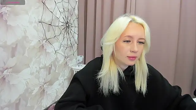 cute luucy online show from 3, 11, 2025