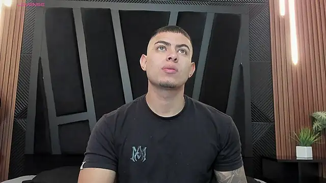 Snapshot of marco_garciia_ chatting on 28, 9, 2025 marco garciia online show from 28, 9, 2025
