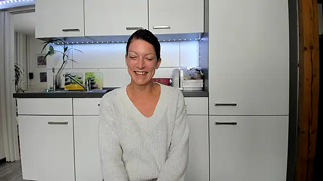 Snapshot of Axunamun chatting on 24, 11, 2025 Axunamun online show from 24, 11, 2025