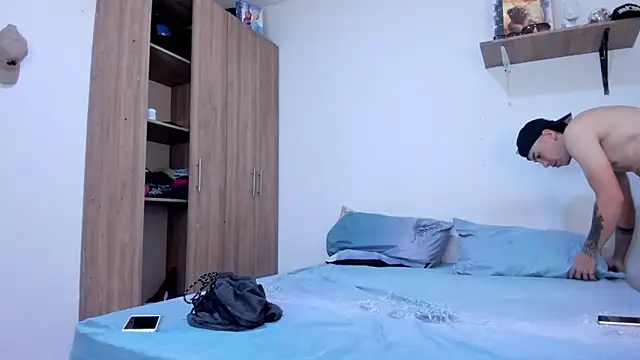 Snapshot of martin_and_samantha chatting on 18, 9, 2025 martin and samantha online show from 18, 9, 2025