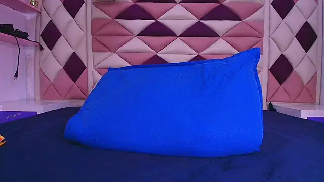 Snapshot of valecastro_ chatting on 30, 10, 2025 valecastro online show from 30, 10, 2025