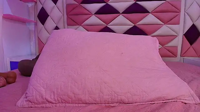 Snapshot of valecastro_ chatting on 14, 11, 2025 valecastro online show from 14, 11, 2025