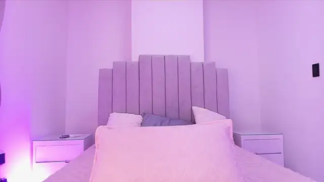 Snapshot of valecastro_ chatting on 25, 11, 2025 valecastro online show from 25, 11, 2025