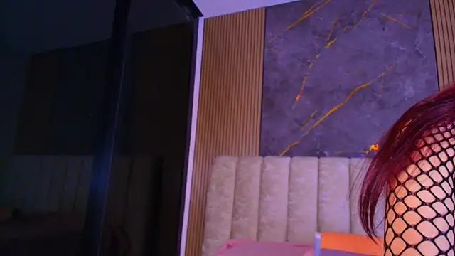 Snapshot of valecastro_ chatting on 5, 12, 2025 valecastro online show from 5, 12, 2025