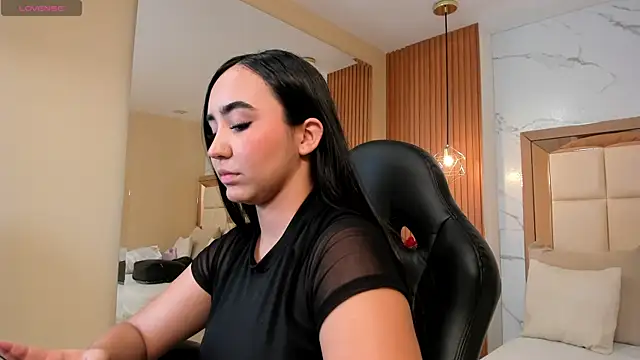 julieta rosee online show from 23, 2, 2026