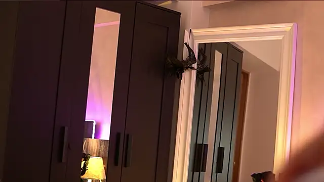 Melany Ass online show from 1, 2, 2026