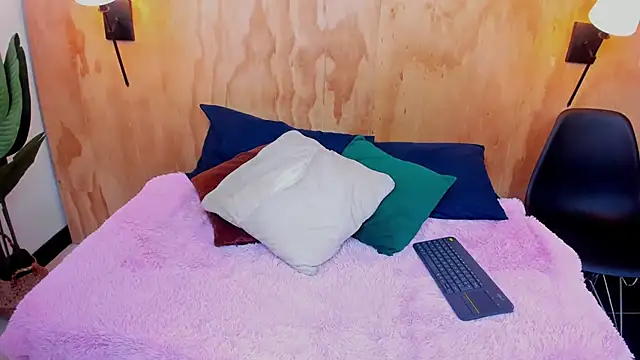 milavega  online show from 19, 10, 2025