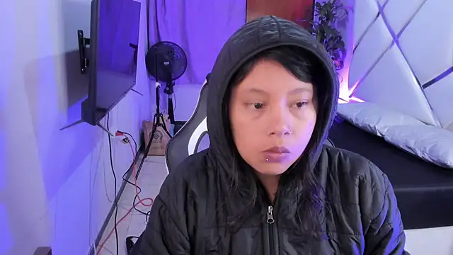 Dulce Pettit online show from 25, 10, 2025