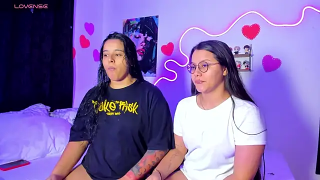 Dilan and Mia online show from 14, 4, 2026