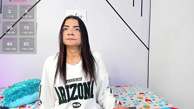 MiahCornell  online show from 3, 12, 2025