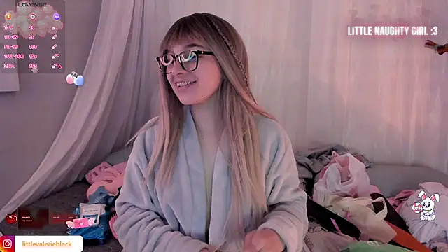 Aurora blaack online show from 19, 11, 2025