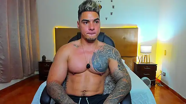 Snapshot of Steven_Velez chatting on 12, 9, 2025 Steven Velez online show from 12, 9, 2025