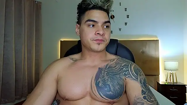 Snapshot of Steven_Velez chatting on 21, 10, 2025 Steven Velez online show from 21, 10, 2025