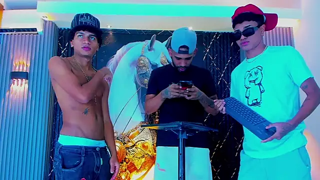 Snapshot of Dominic_Max_ chatting on 23, 9, 2025 Dominic Max  online show from 23, 9, 2025