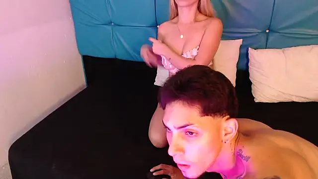 Snapshot of Bunny_Petit chatting on 15, 12, 2025 Bunny Petit online show from 15, 12, 2025