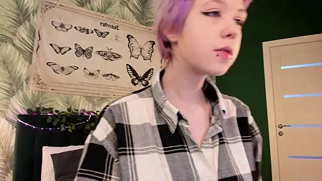 Snapshot of CarolineRichter chatting on 12, 11, 2025 CarolineRichter online show from 12, 11, 2025