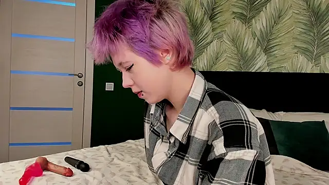 Snapshot of CarolineRichter chatting on 13, 11, 2025 CarolineRichter online show from 13, 11, 2025